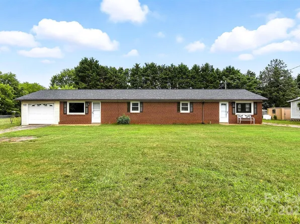 1351-1353 33rd St SE, Conover, NC 28613