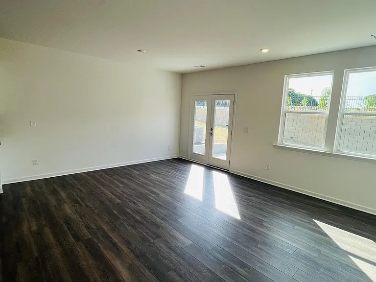 223 Banner Rd — Photo 5