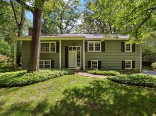 26 Wayfaring Rd, Norwalk, CT 06851