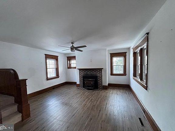 2nd image of 137 Repaupo Station Rd