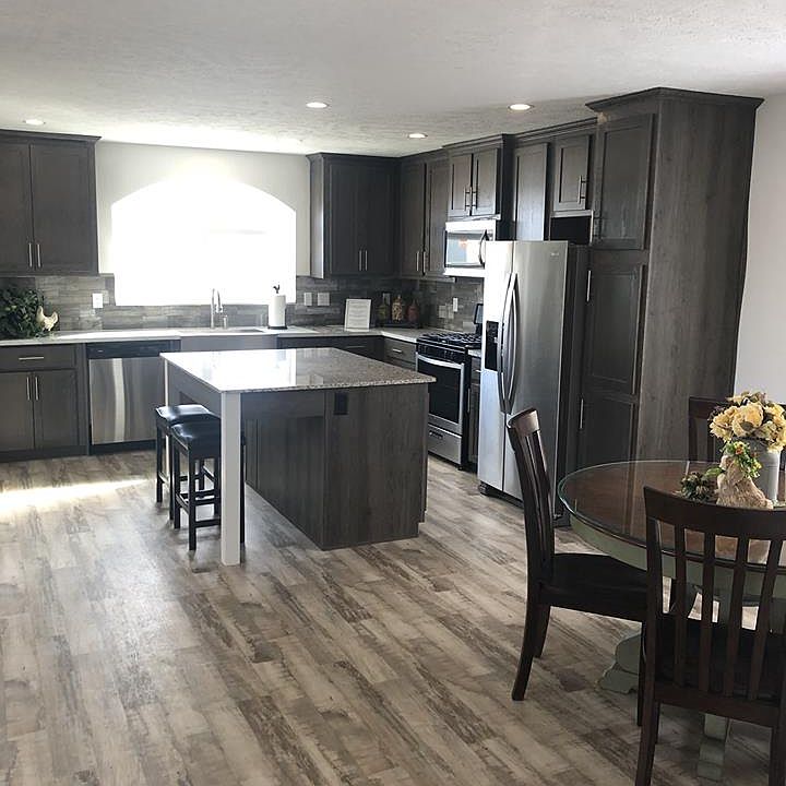 2nd image of 1510 Fox Dr SE