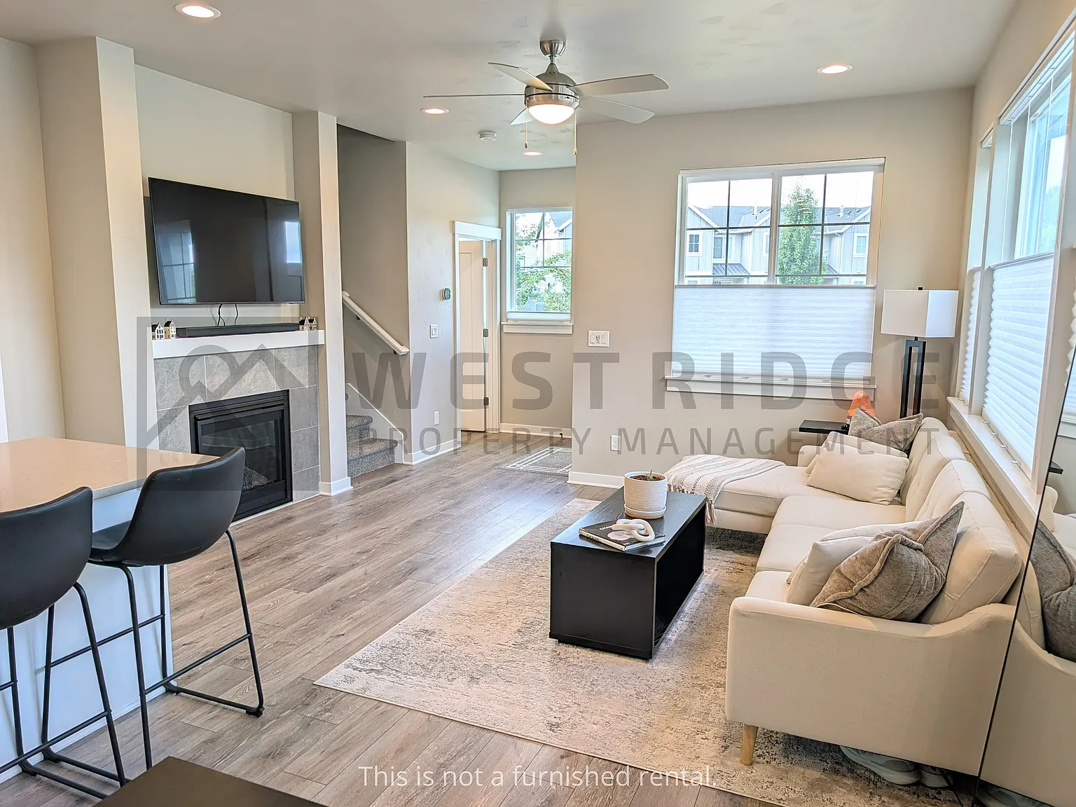 3 bed, 2.5 bath, 1704 sqft, $2,900 — Photo 4