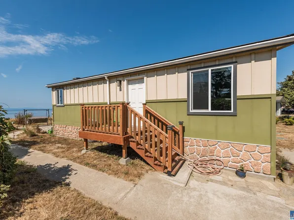 200 Cypress Cir, Port Angeles, WA 98362