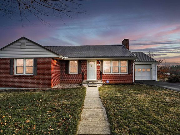 3rd image of 255 Dogwood Dr