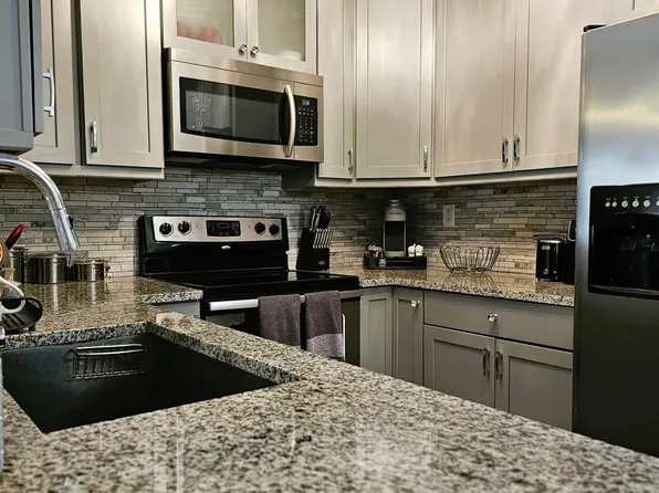 251 Palm Circle #108, Pembroke Pines, FL 33025