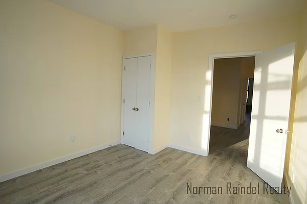 Rented by Norman Raindel, LREB | media 22