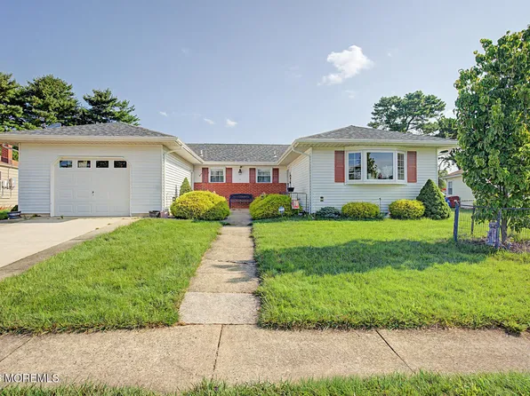 6 Pala Street, Toms River, NJ 08757