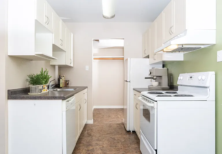 520 Burnell St — Photo 4