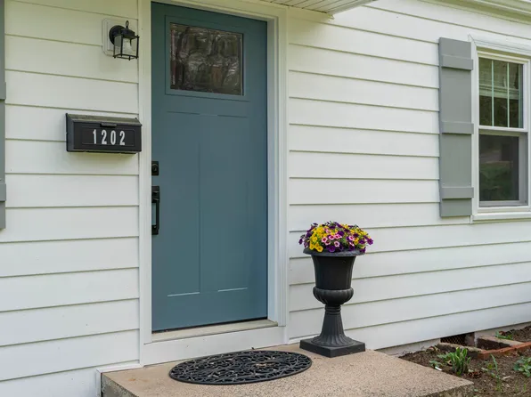 1202 E Jefferson St, Charlottesville, VA 22902