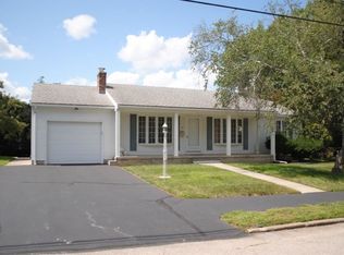 33 Swallow Dr, Cranston, RI 02920