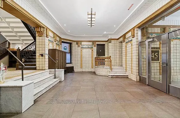 Rented by MOTION New York | media 6