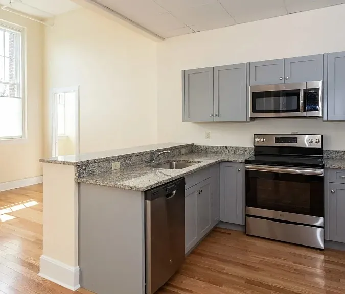 Bristol Properties Apartments — Photo 1