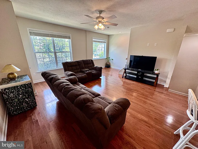 1008 Wicklow Dr — Photo 11