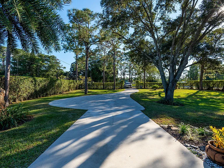 11989 Persimmon Blvd — Photo 3