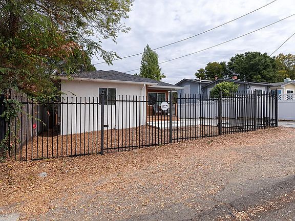 4th image of 7716 Crest Ave