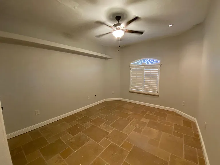 390 Burkett — Photo 22