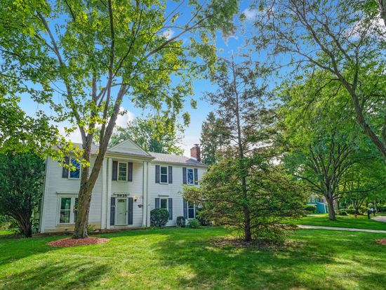 5625 Beauchamp Pl, West Bloomfield, MI 48322