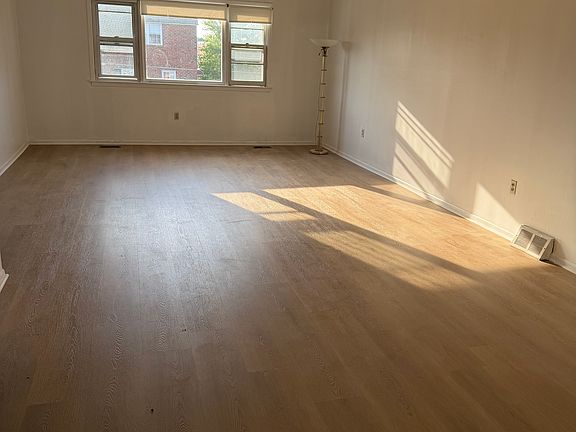 2nd image of 8901 Alton St Floor 1