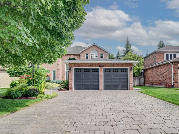 2220 Dunvegan Ave, Oakville, ON L6J 6P7