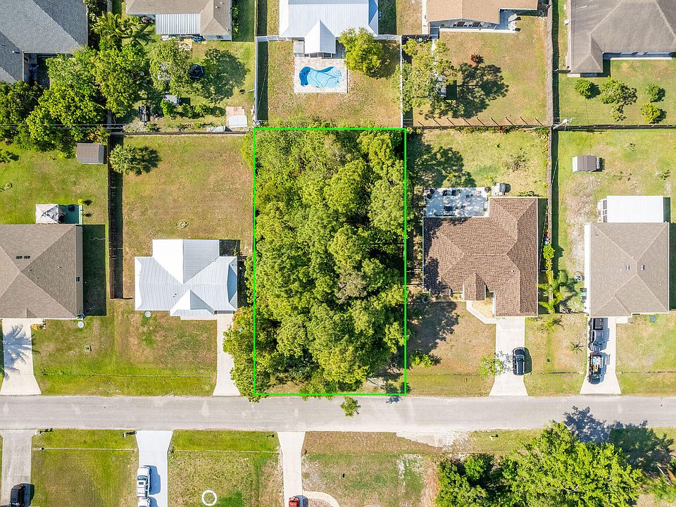1st image of 565 SW Fairview Avenue