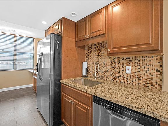 2nd image of 2901 NW 48th Ave APT 355