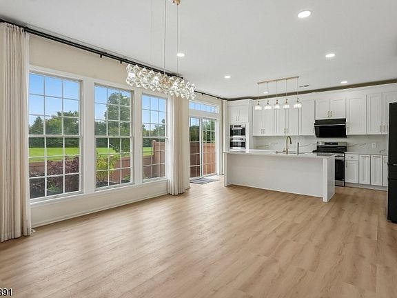 5th image of 60 Maidenhead Rd