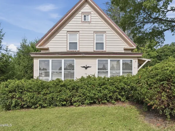 45 Fuller St, Lee, MA 01238