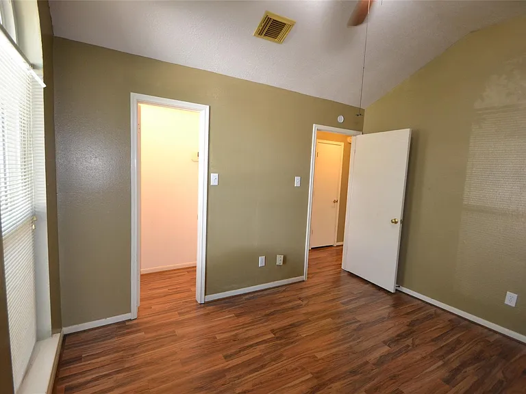 2818 Russett Pl W — Photo 19