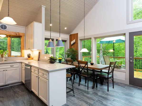 11 Sandys Home Pl #B, Mars Hill, NC 28754