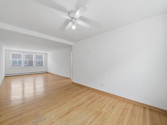 4th image of 2429 W Farragut Ave APT 2B