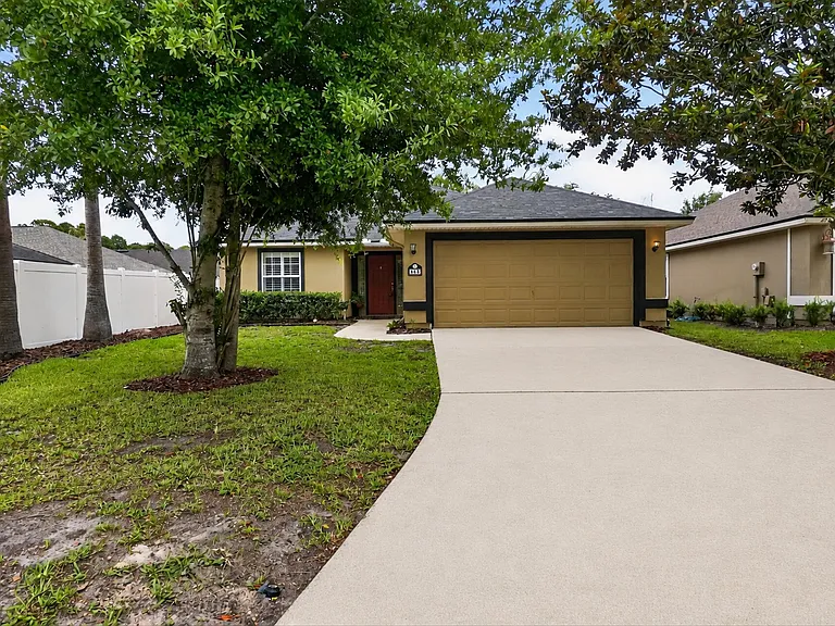 863 S Lilac Loop — Photo 1
