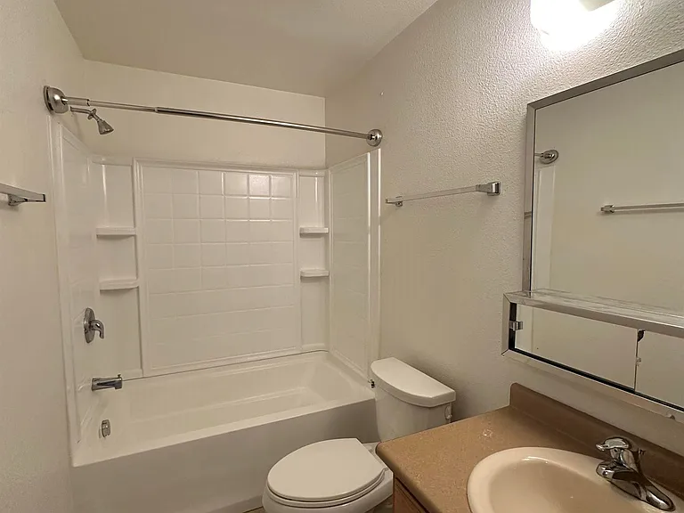 Sycamore Gardens Apartments — Photo 17