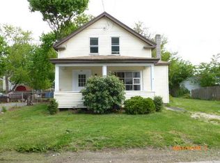 56 Cottage St, Warwick, RI 02886