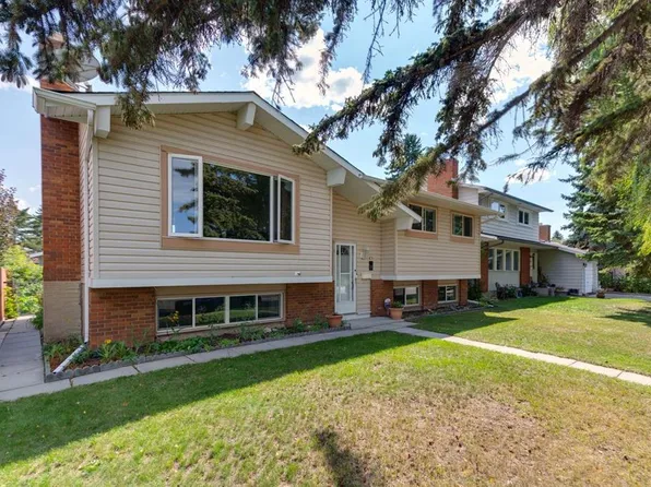 532 NW Queensland Cir SE, Calgary, AB T2J 4P9