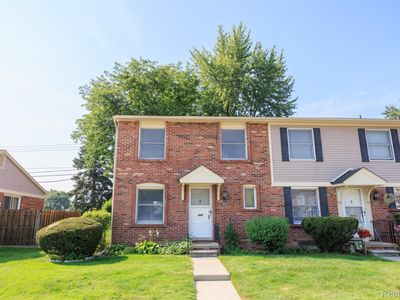 19932 S Great Oaks Cir, Clinton Township, MI, 48036