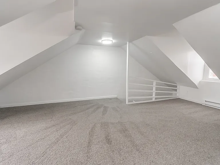 716 W Cedar St — Photo 23