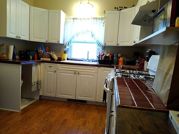3rd image of 800 Locust St