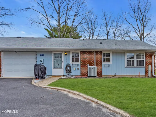1237A Hamilton Court, Lakewood, NJ 08701