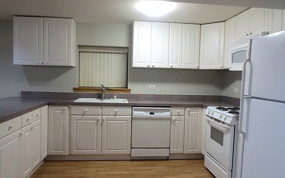 4th image of 2629 N Washtenaw Ave #1