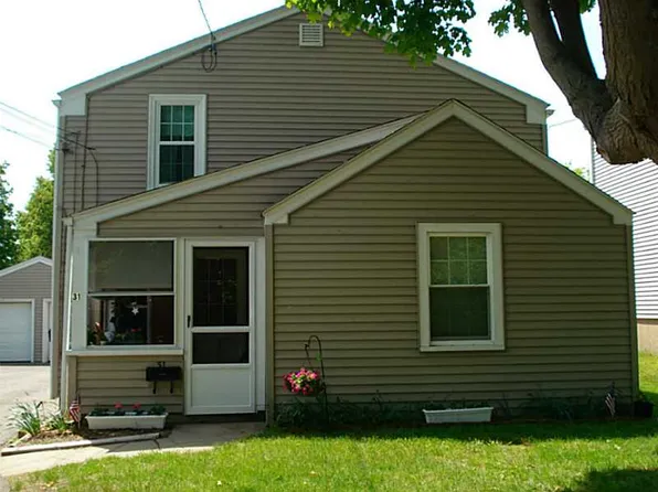 31 Kirby St, Barrington, RI 02806