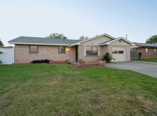 323 SW 74th St, Lawton, OK 73505