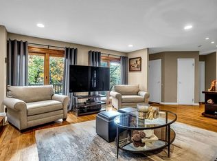 45 Roundabout Rd, Smithtown, NY 11787