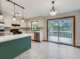 7300 Bagpipe Blvd, Eden Prairie, MN 55346