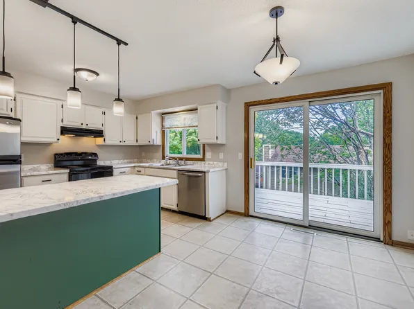 7300 Bagpipe Blvd, Eden Prairie, MN 55346