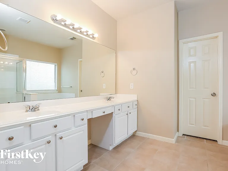 18210 Olive Tree Ct — Photo 10