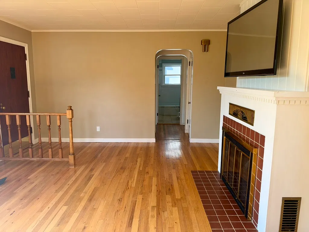 3 bed, 2520 sqft, $3,500 — Photo 4
