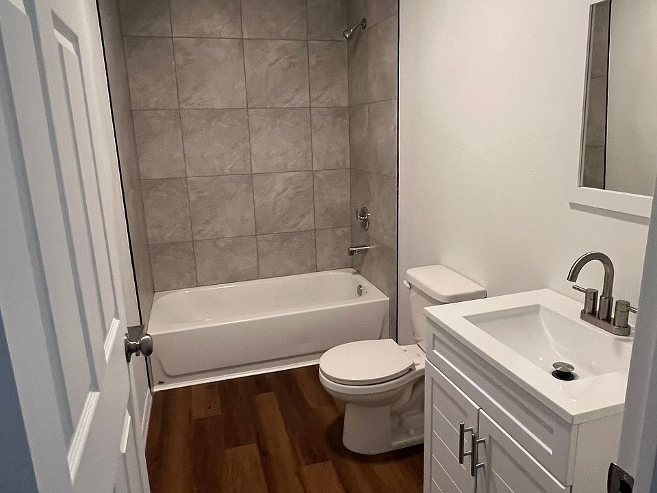 1st image of 4463 Greenwood Ave