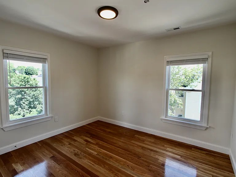 42 W Green St #4 — Photo 2
