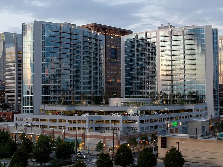 44 Peachtree Pl NW #16 — Photo 2