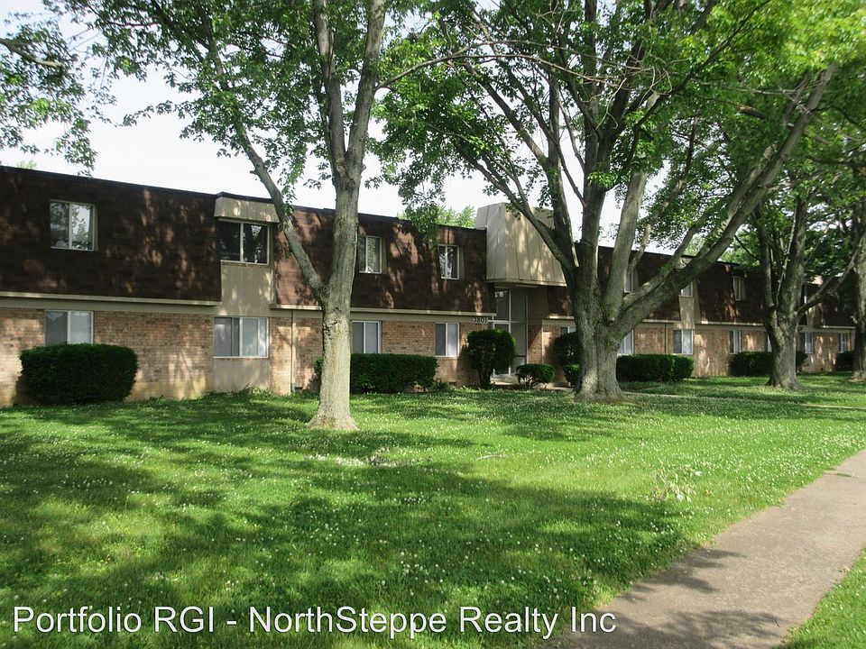 2nd image of 3801 Sturbridge Ct APT B9